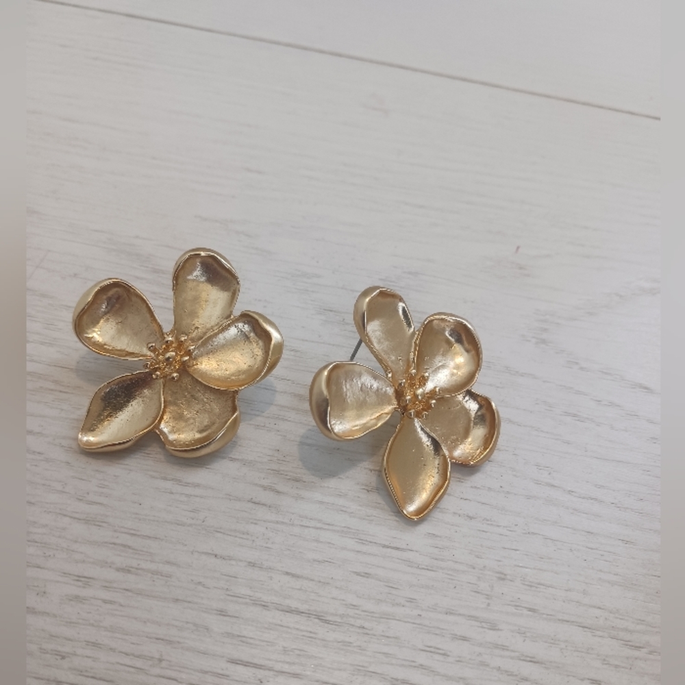 Gold plated post earrings